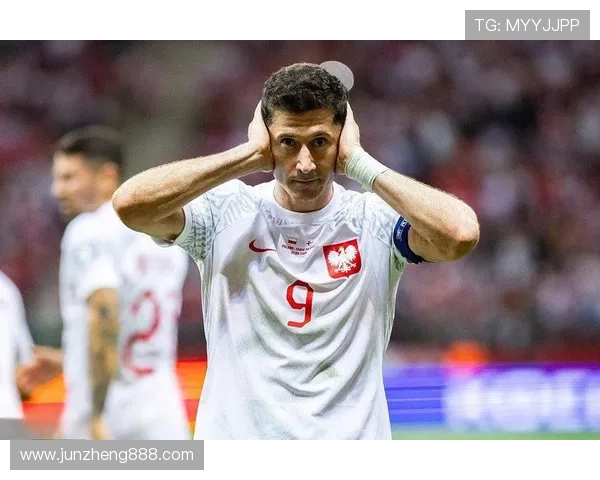 莱万 vs 哲科：中锋全能性之争，谁是更高效的终结核心与战术支点？